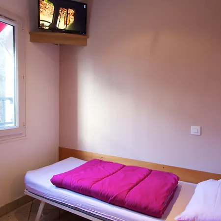 Bastille Hostel-2